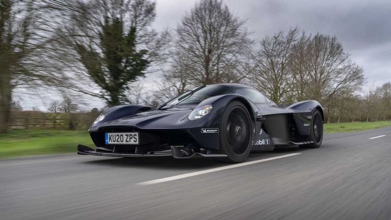 أستون مارتن "فالكري"