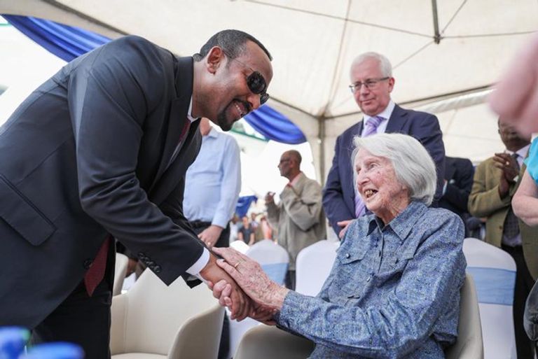 الراحلة هاملين مع رئيس الوزراء الإثيوبي - أرشيفية