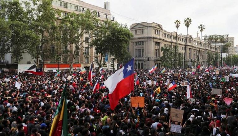 تأجيل الاستفتاء على الدستور في تشيلي بسبب كورونا