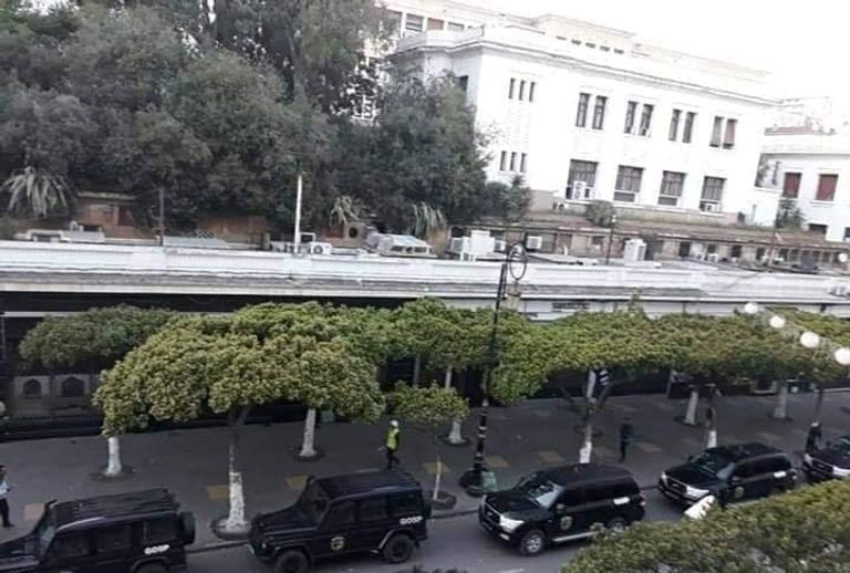 فيروس كورونا يخلي الشوارع في الجزائر