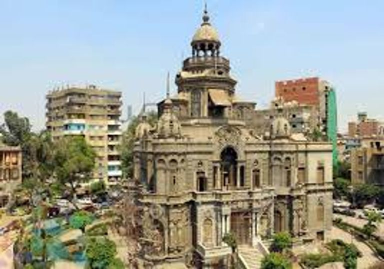 قصر السكاكيني نموذج لثروة معمارية مهدرة غلاف كتاب قصور مصر بين الترميم والإهمال