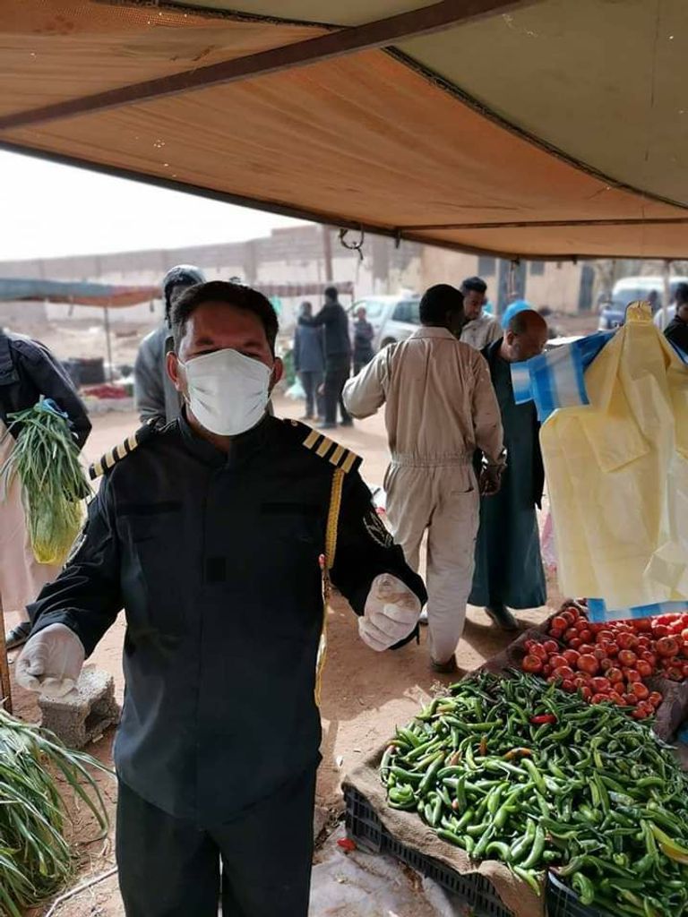 حملات التعقيم في براك الشاطئ الليبية