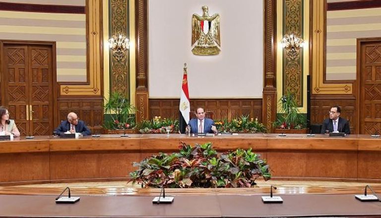 الرئيس عبدالفتاح السيسي خلال اجتماع مع الحكومة  ورئيس البرلمان المصري