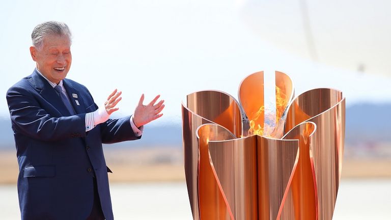 يوشيرو موري