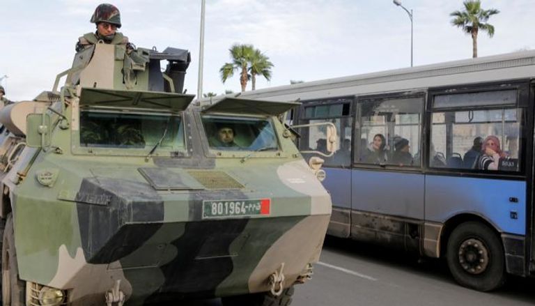 دورية للجيش بأحد شوارع الدار البيضاء