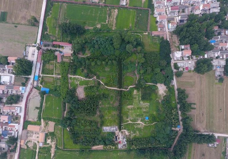 آثار مجموعة من أنابيب الصرف في مقاطعة خنان بوسط الصين