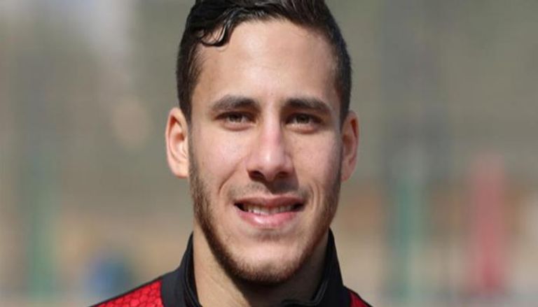 رمضان صبحي لاعب الأهلي المصري