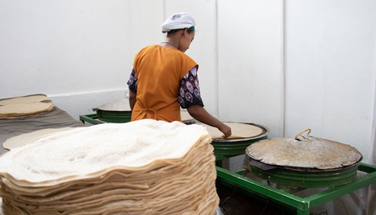 "إنجيرا" خبز مصنوع من دقيق "الطيف"