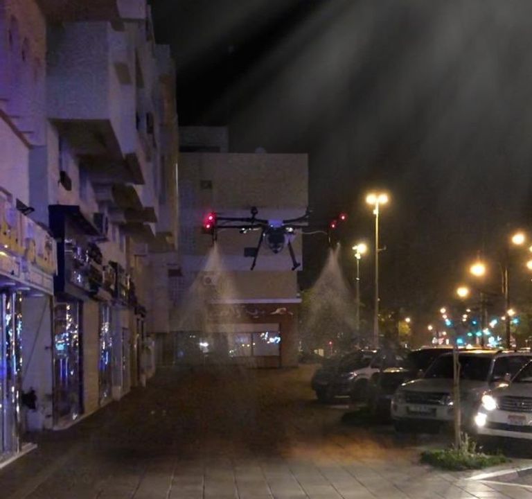 دبي تستعين بطائرات مسيرة في أعمال التعقيم ضد كورونا