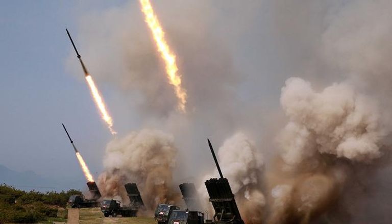 كوريا الشمالية تختبر قاذفات صواريخ