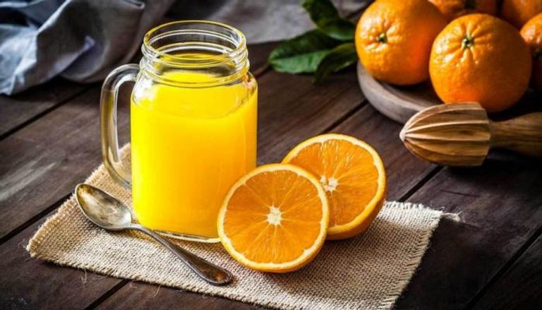 البرتقال مصدر غني بفيتامين سي الذي يعزز مناعة الجسم