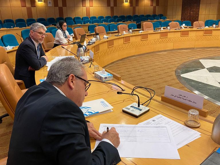 الدكتور إيفان هوتين، الدكتور إيفان هوتين، الدكتور إيفان هوتين،