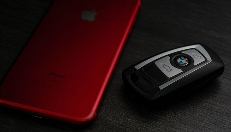 تعاون العمالقة بين أبل وبي إم دبليو