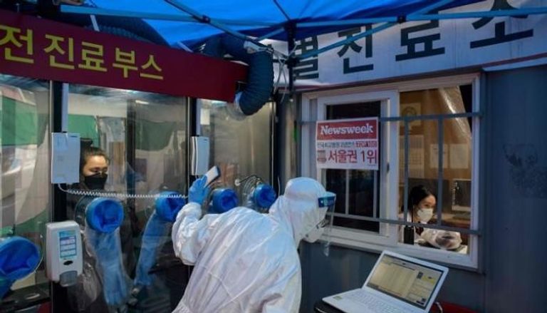 أكشاك الهاتف في كوريا الجنوبية للكشف عن فيروس كورونا