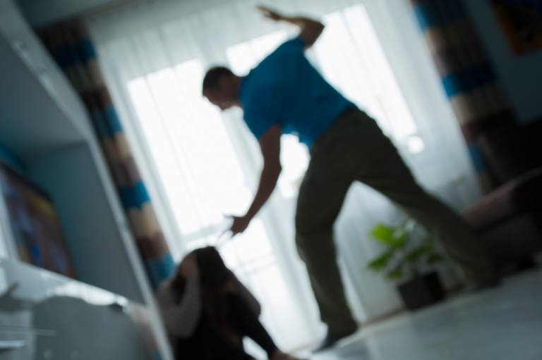 تعبيرية عن العنف الأسري  تدابير فرنسية لمواجهة العنف خلال الحجر الصحي - أرشيفية