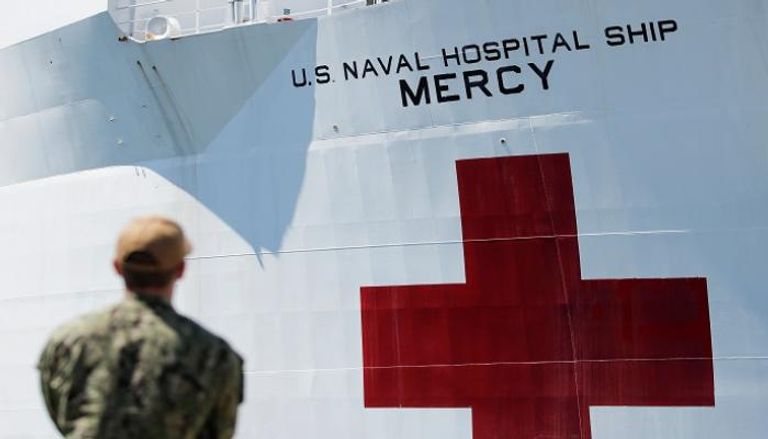 سفينة تابعة للبحرية الأمريكية تقدم مساعدة طبية لاحتواء كورونا – رويترز