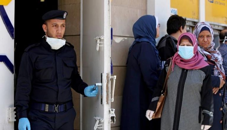 عدد الإصابات بفيروس كورونا في غزة يرتفع إلى 12