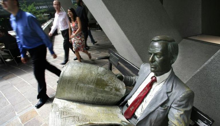  تمثال "رجل يقرأ الصحيفة" في ساحة أستراليا في سيدني