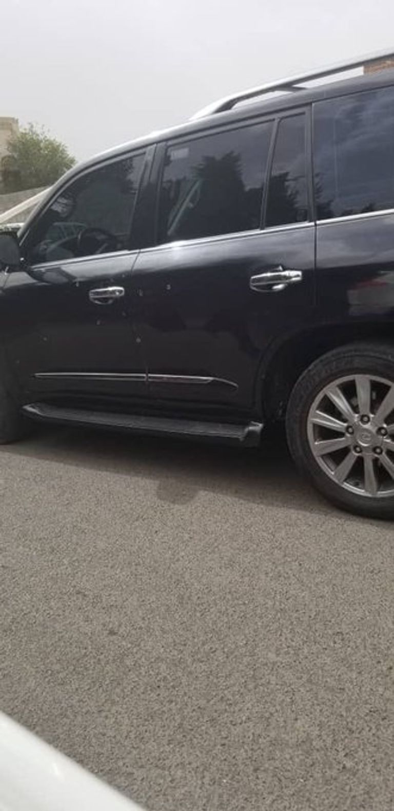 سيارة القيادي المؤتمري أمين جمعان بعد الحادثة أمين جمعان القيادي بحزب المؤتمر في اليمن - أرشيفية