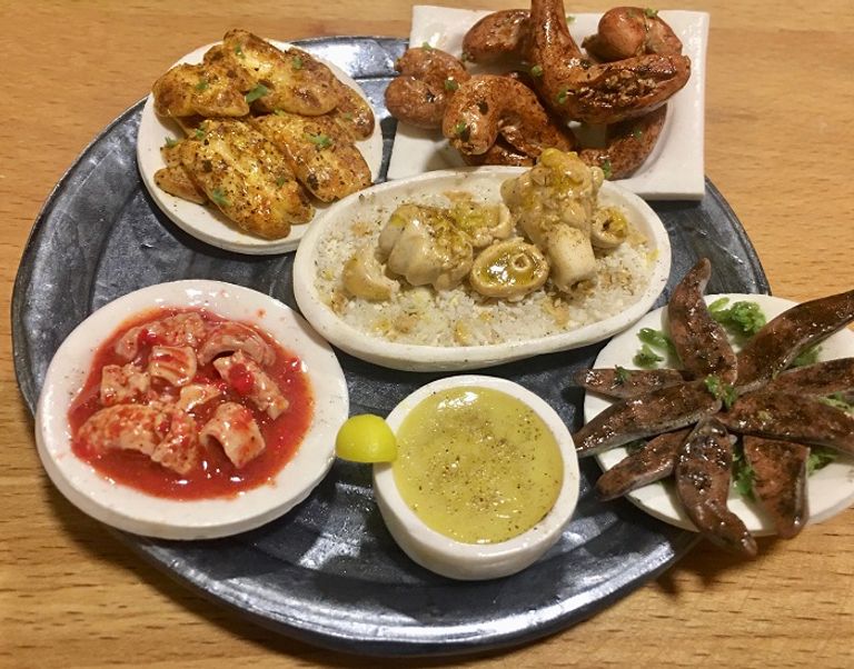 مصرية توثق الأكل الشعبي بالصلصال الحراري