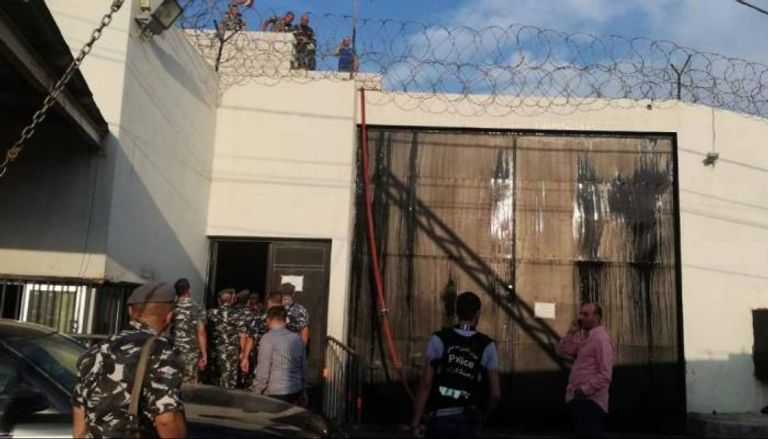 قوى الأمن أمام سجن زحلة