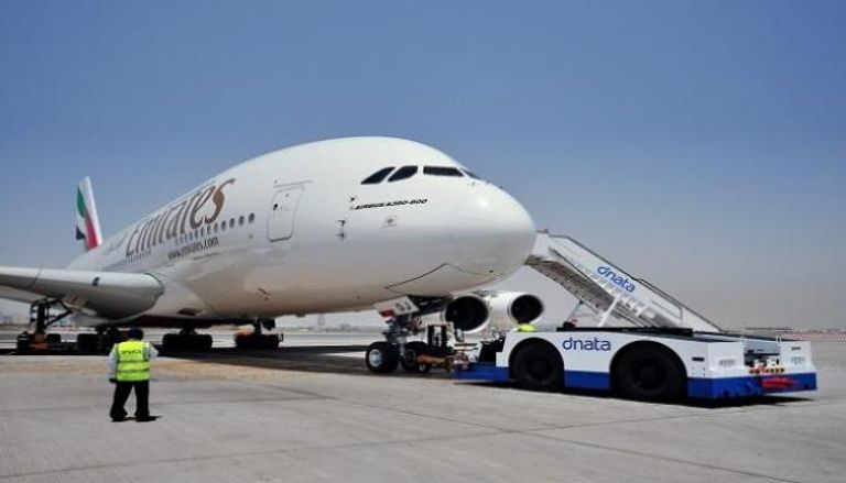  إحدى طائرات "طيران الإمارات" 
