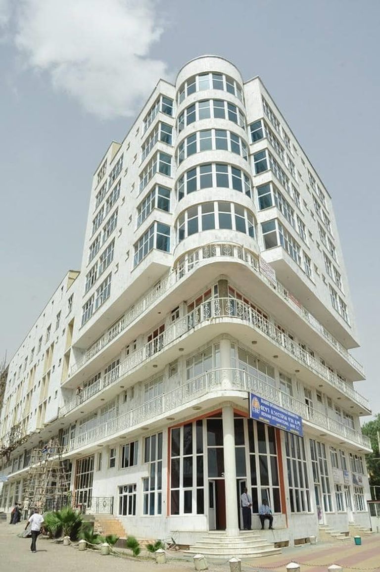 الفنان الإثيوبي تيدي أفرو أحد المتبرعين