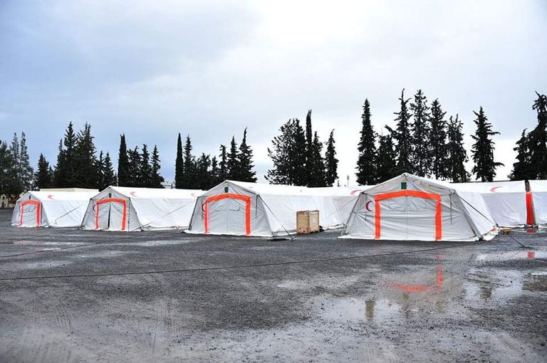 تأهب الجيش الجزائري بفرق ومستشفيات ميدانية قائد الجيش الجزائري يتفقد مستشفى ميدانيا