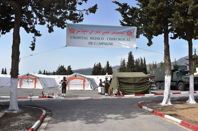 تأهب الجيش الجزائري بفرق ومستشفيات ميدانية قائد الجيش الجزائري يتفقد مستشفى ميدانيا