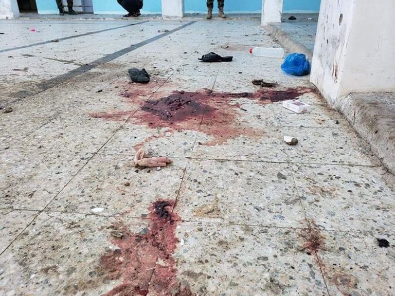 آثار القصف الحوثي على سجن تعز للنساء