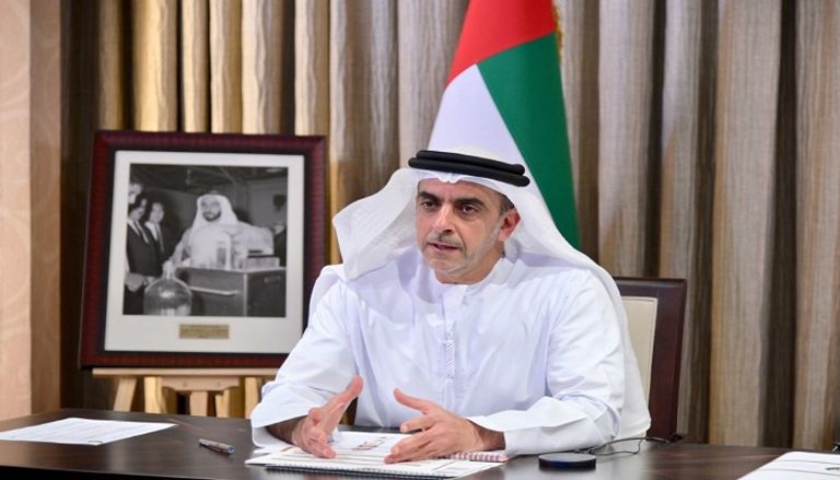 الفريق سيف بن زايد آل نهيان خلال رئاسة الاجتماع عن بعد الفريق الشيخ سيف بن زايد آل نهيان خلال رئاسة الاجتماع عن بعد