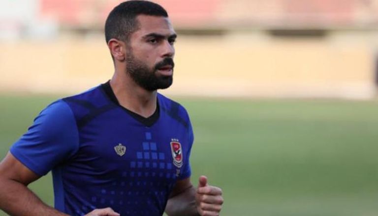 فتحي وإكرامي وعاشور