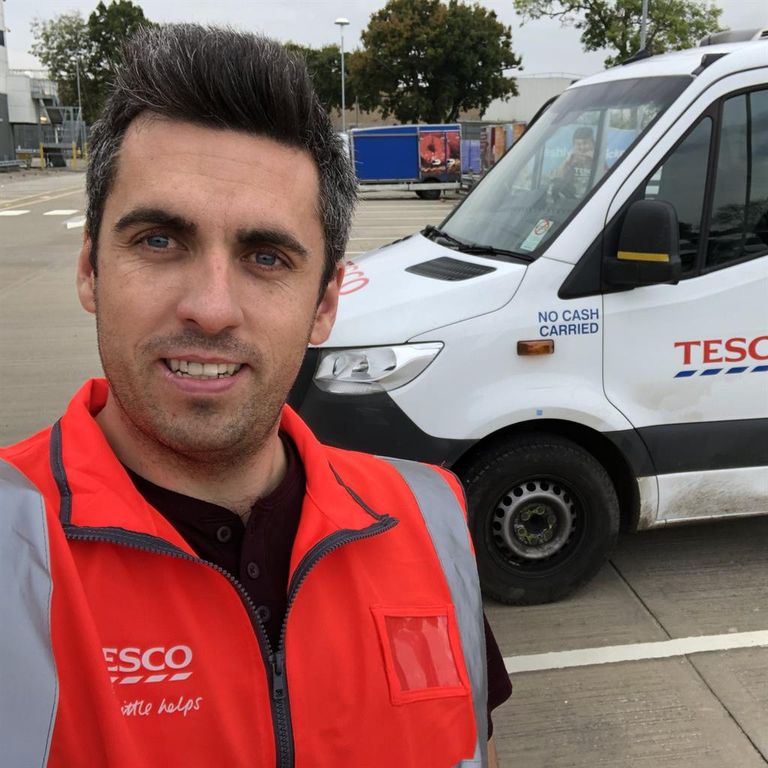 الطيار البريطاني بيتر لوجن