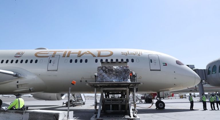 جانب من المساعدات الإماراتية لدولة كازاخستان