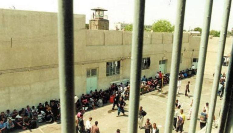 نزلاء داخل سجن محلي في إيران - أرشيفية