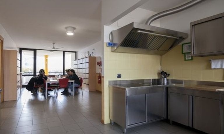 مبنى لا كورداتا الإيطالي لاستضافة أبناء المصابين بفيروس الكورونا