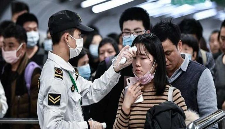 إجراء فحوصات كورونا بأحد المطارات الصينية