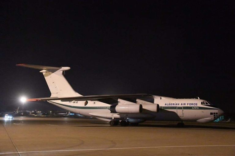 طائرة شحن عسكرية جزائرية من نوع إليوشين قادمة من الصين طائرة شحن عسكرية جزائرية من نوع إليوشين قادمة من الصين