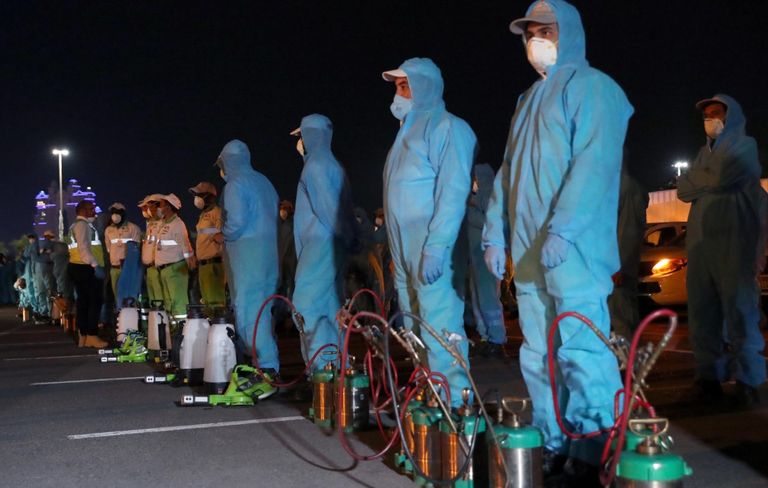 متطوعو الإمارات ضمن برنامج التعقيم الوطني