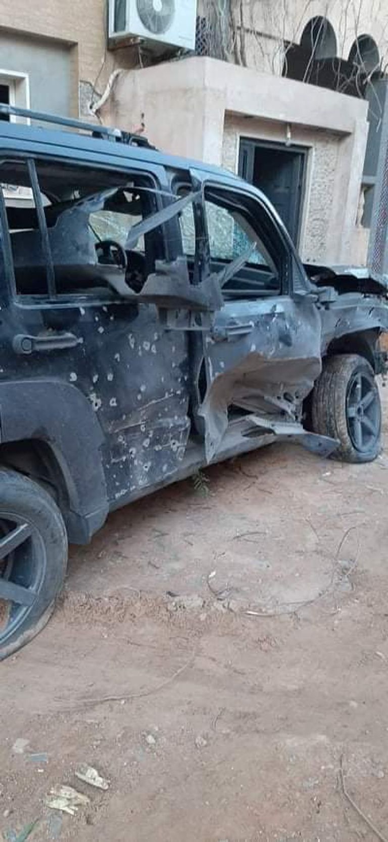 أثار قصف المليشيات الأرهابية ومرتزقة تركيا لمنازل المدنيين في طرابلس عناصر من المليشات الإرهابية في طرابلس - أرشيفية