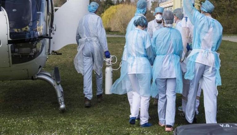 الطاقم الطبي في فرنسا يواصل جهوده لاحتواء انتشار كورونا