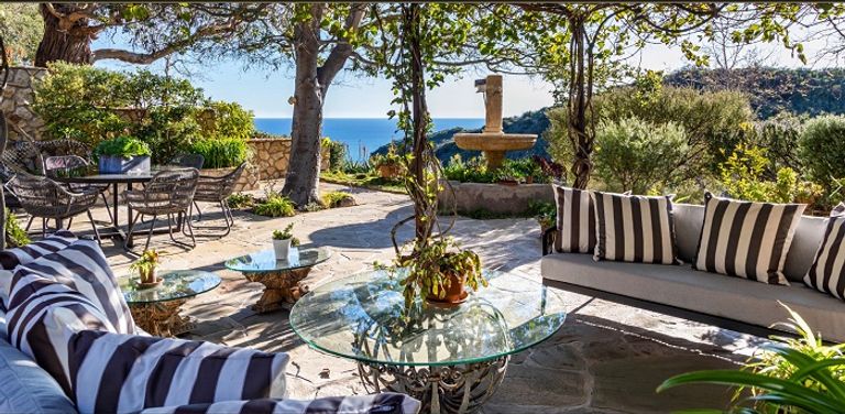 إحدى غرف قصر ميل جيبسون