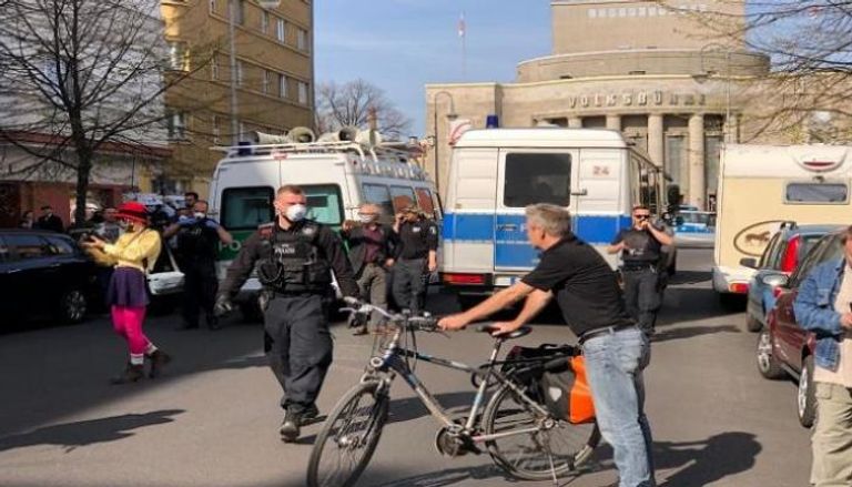 الشرطة الألمانية تراقب إجراءات مكافحة كورونا