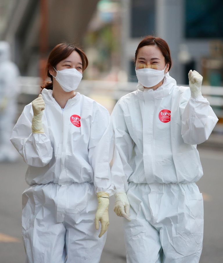 الاستمرار فى إيقاف فيروس كورونا المستجد وارتداء القفازات والكمامات الوقت الأكثر فعالية لاتخاذ إجراءات قوية هو الوقت المبكر للغاية