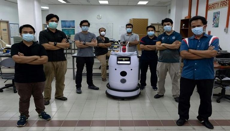  روبوت  طبي لمساعدة الطواقم الطبية بماليزيا