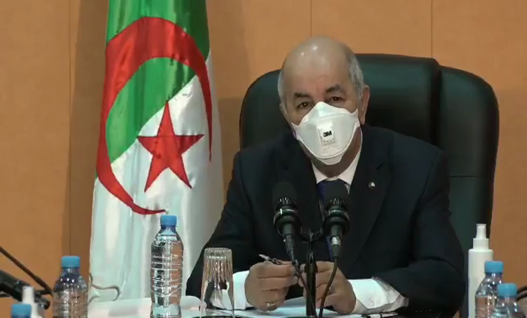 الرئيس الجزائري عبد المجيد تبون في مقر وزارة الصحة جانب من جولة الرئيس الجزائري في المراكز الاستشفائية بالعاصمة