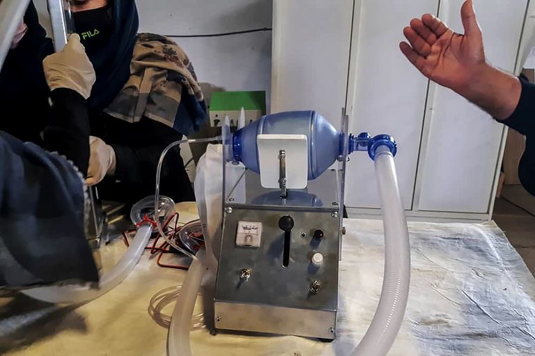 مستشفيات أفغانستان تعاني نقصا في أجهزة التنفس الصناعي - أرشيفية