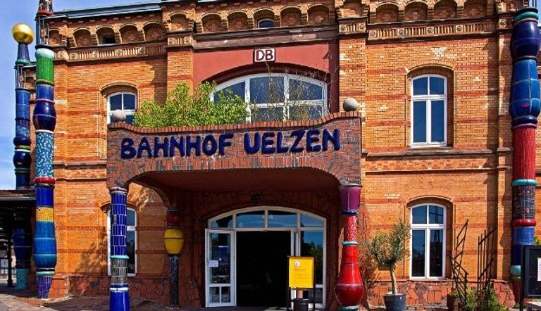 محطة "هوندرتفاسر"