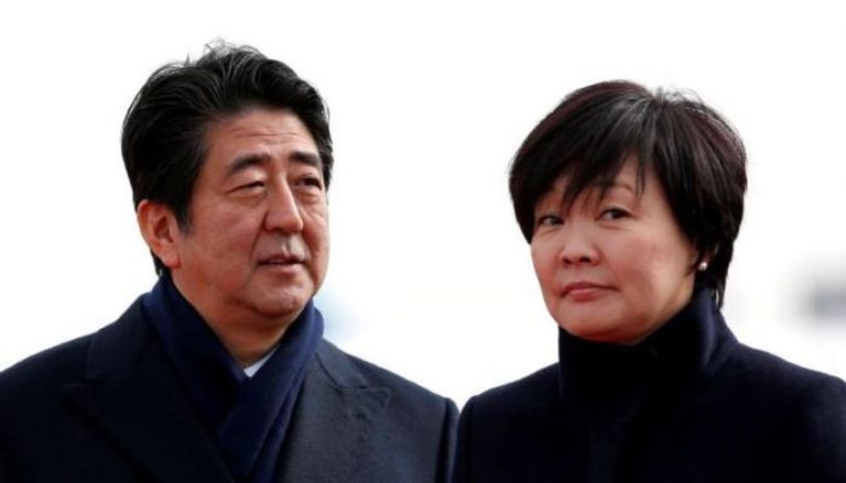 رئيس الوزراء الياباني وزوجته