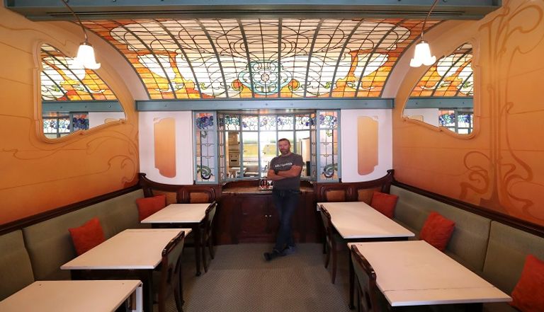 الطاهي ليونيل ريجوليه يصنع وجبات للمشردين